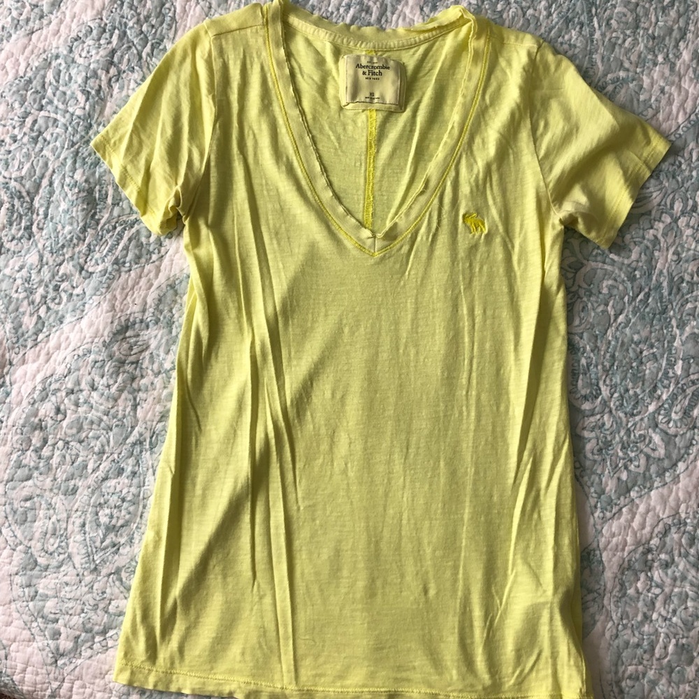 Abercrombie & Fitch v neck